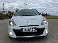 Gebraucht Renault Clio II 75 PS (55 kW) 2011 Weiß Limousine