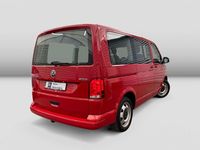 Gebraucht VW Multivan Trendline 150 PS (110 kW) 2022 Rot Van