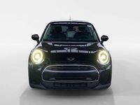 Gebraucht Mini Cooper Essential 136 PS (100 kW) 2022 Midnight black metallic Kleinwagen