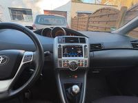 Gebraucht Toyota Verso 126 PS (92 kW) 2011 Silber Van / Kleinbus