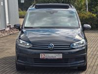 Gebraucht VW Touran 122 PS (89 kW) 2022 Grau Van / Kleinbus