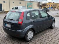 Gebraucht Ford Fiesta 69 PS (50 kW) 2004 Grau Kleinwagen