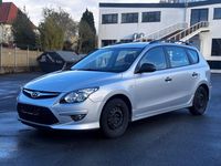 Gebraucht Hyundai i30 Edition 109 PS (80 kW) 2011 Silber Kombi