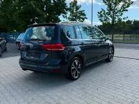 Gebraucht VW Touran Highline 150 PS (110 kW) 2022 Schwarz Van / Kleinbus