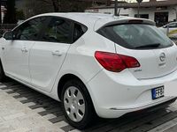 Gebraucht Opel Astra Edition 120 PS (88 kW) 2015 Weiß Limousine