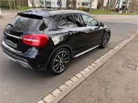 gebraucht Mercedes GLA180 AMG Line NAVI/LED/unfallfrei