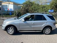Gebraucht Mercedes ML320 224 PS (164 kW) 2007 Silber SUV