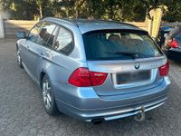 Gebraucht BMW 316 116 PS (85 kW) 2010 Blau Kombi