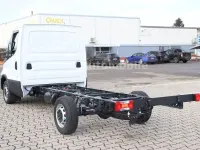 Nouvelle Iveco Daily 140 ch (102 kW) 2026 Blanc Monospace