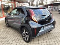 Gebraucht Toyota Aygo X Basis 72 PS (52 kW) 2025 Celestite grey metallic / nigh SUV