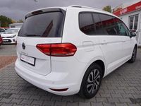 Gebraucht VW Touran Active 150 PS (110 kW) 2022 Weiß Van / Kleinbus