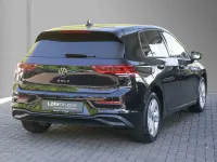 Gebraucht VW Golf VIII Life 150 PS (110 kW) 2022 Schwarz Kleinwagen