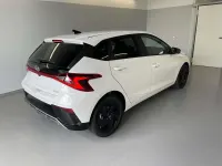 Neu Hyundai i20 Blackline 90 PS (66 kW) 2026 Atlas white Kleinwagen