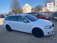 Gebraucht Skoda Octavia Ambition 105 PS (77 kW) 2015 Weiß Kleinwagen
