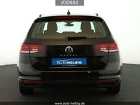Gebraucht VW Passat 122 PS (89 kW) 2023 Schwarz Kombi