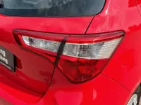 Gebraucht Toyota Yaris 69 PS (50 kW) 2019 Rot Limousine
