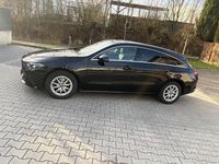 Gebraucht Mercedes CLA180 Shooting Brake 116 PS (85 kW) 2022 Schwarz Kombi