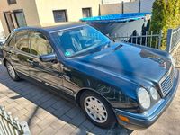 Gebraucht Mercedes E240 170 PS (125 kW) 1998 Schwarz Limousine