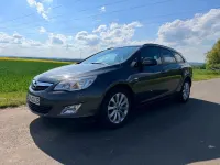 Gebraucht Opel Astra 125 PS (91 kW) 2012 Grau Kombi