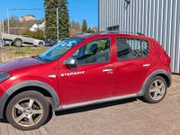 Gebraucht Dacia Sandero 85 PS (62 kW) 2011 Rot Limousine