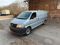 Gebraucht Toyota HiAce 117 PS (86 kW) 2009 Silber Limousine