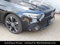 Gebraucht Mercedes A200 Night 163 PS (119 kW) 2023 Schwarz Limousine