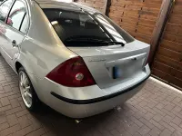 Gebraucht Ford Mondeo 125 PS (91 kW) 2002 Silber Limousine