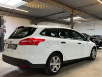 Gebraucht Ford Focus Ambiente 103 PS (75 kW) 2015 Weiß Kombi