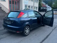Gebraucht Ford Focus 101 PS (74 kW) 2002 Blau Kleinwagen