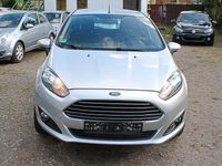 Gebraucht Ford Fiesta SYNC Edition 80 PS (58 kW) 2015 Silber Kleinwagen