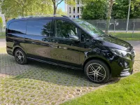 Second-hand Mercedes V300 Avantgarde 237 CP (174 kW) 2025 Negru Monovolum