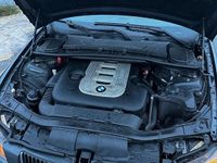 Second-hand BMW 330 231 CP (169 kW) 2006 Gri Berlinǎ
