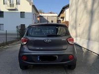 Gebraucht Hyundai i10 Trend 67 PS (49 kW) 2017 Grau Kleinwagen