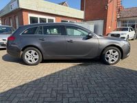 Usado Opel Insignia Edition 131 HP (96 kW) 2012 Cinzento Sedan