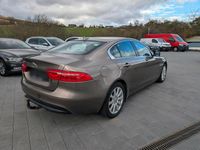 Gebraucht Jaguar XE 179 PS (131 kW) 2015 Gold Limousine