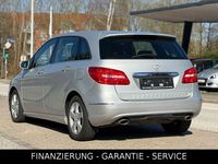 Gebraucht Mercedes B200 156 PS (114 kW) 2013 Silber Van / Kleinbus