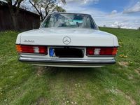Gebraucht Mercedes 200 94 PS (69 kW) 1979 Weiß Limousine