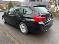 Gebraucht BMW 320 Advantage 184 PS (135 kW) 2018 Schwarz Kombi