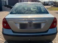 Gebraucht Ford Mondeo 110 PS (80 kW) 2001 Grau Limousine