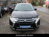 Gebraucht Mitsubishi Outlander P-HEV Top 203 PS (149 kW) 2017 Pantherschwarz (p) SUV
