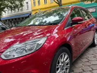 Gebraucht Ford Focus Titanium 125 PS (91 kW) 2012 Rot Kombi