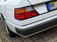 Gebraucht Mercedes E260 160 PS (117 kW) 1992 Weiß Limousine