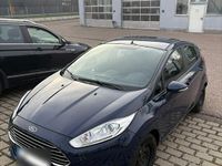 Gebraucht Ford Fiesta Trend 101 PS (74 kW) 2016 Blau Kleinwagen