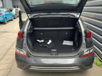 Gebraucht Hyundai Kona Select 100 kW (136 PS) 2023 Schwarz SUV