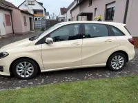 Gebraucht Mercedes B180 109 PS (80 kW) 2016 Gelb Kleinwagen