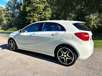 Gebraucht Mercedes A180 Urban 122 PS (89 kW) 2013 Weiß Kleinwagen