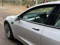 Gebraucht Tesla Model 3 Standard Range 239 kW (325 PS) 2022 Weiß Limousine