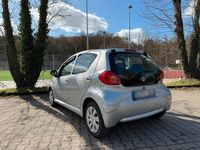 Gebraucht Toyota Aygo 68 PS (50 kW) 2007 Silber Kleinwagen