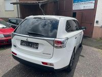 Gebraucht Mitsubishi Outlander Inform 150 PS (110 kW) 2015 Weiß SUV