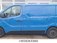 Gebraucht Opel Vivaro 95 PS (69 kW) 2017 Blau Van / Kleinbus